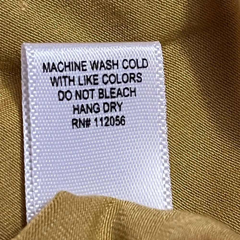 Zenana-Women’s NWOT Mustard V-Neck Short Sleeve Tee size S - Picture 6 of 6